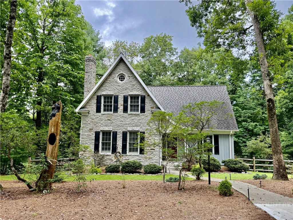 Image number 2 for the current listing
