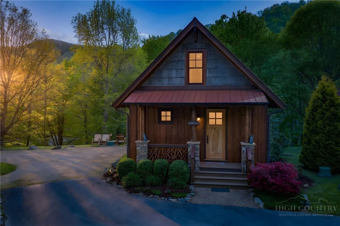 Image number 1 for the current listing