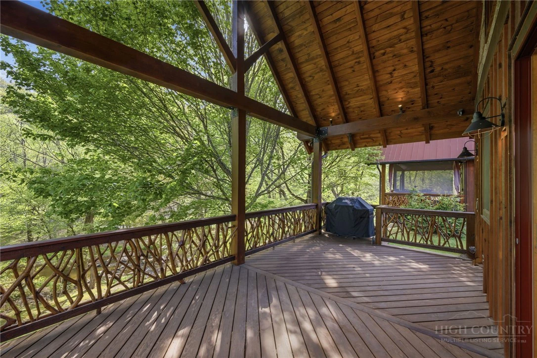 Image number 3 for the current listing