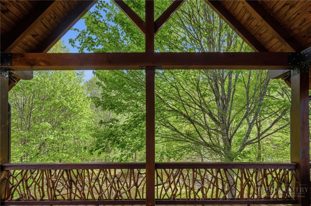 Image number 5 for the current listing