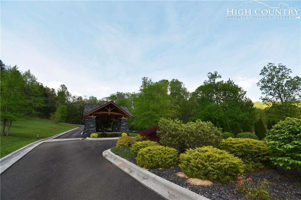 Image number 3 for the current listing