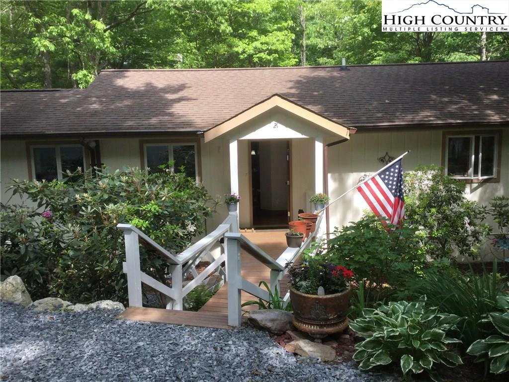 Image number 1 for the current listing