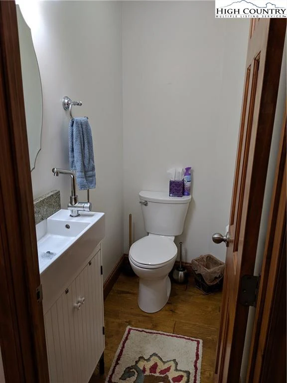 Image number 10 for the current listing
