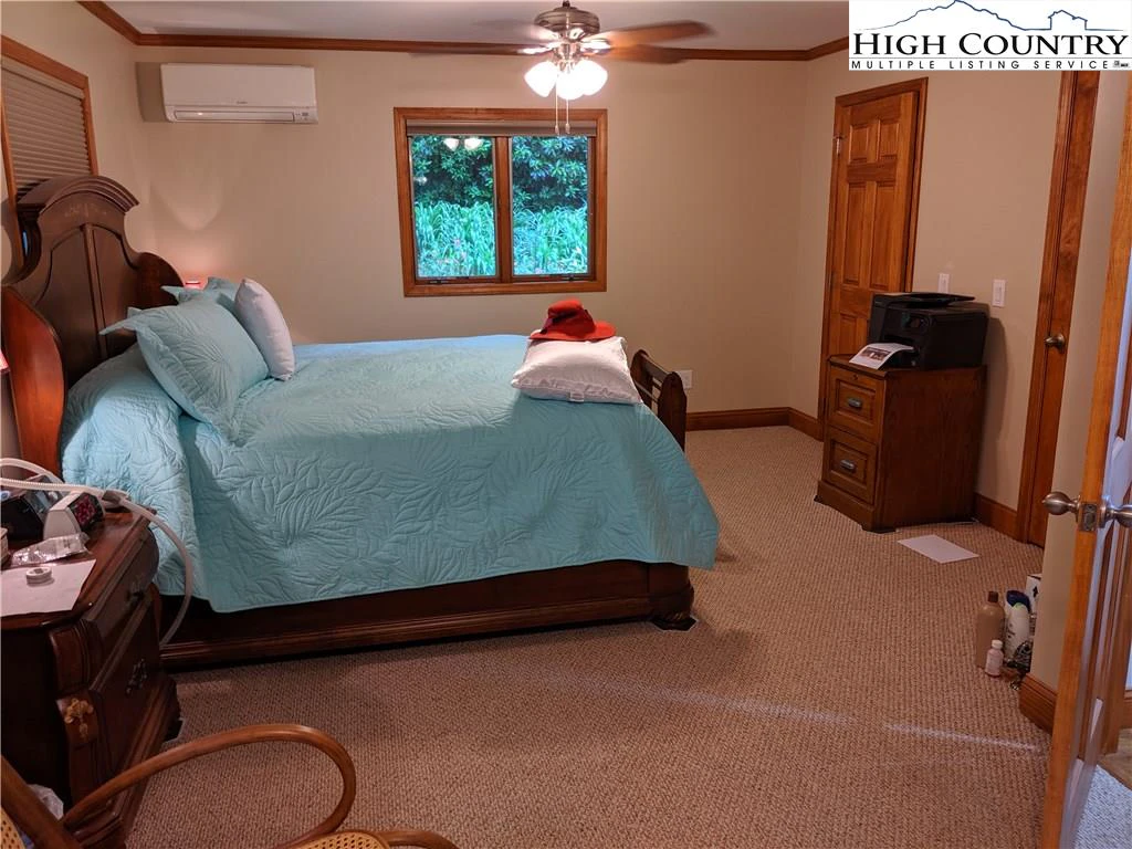 Image number 7 for the current listing