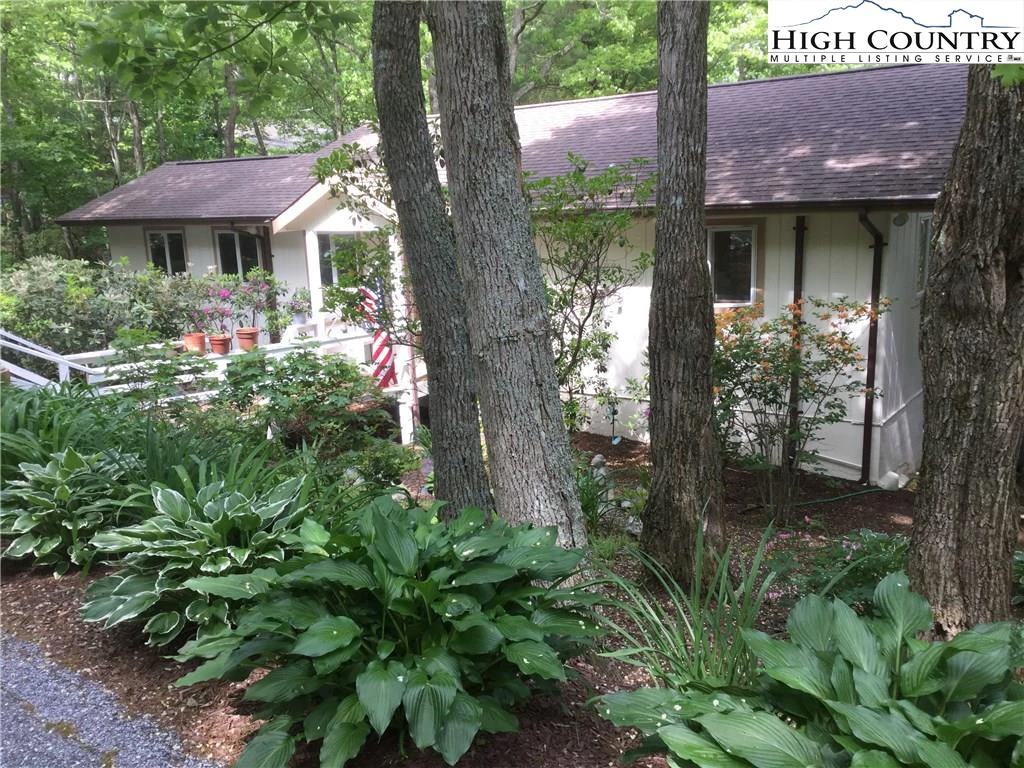 Image number 18 for the current listing