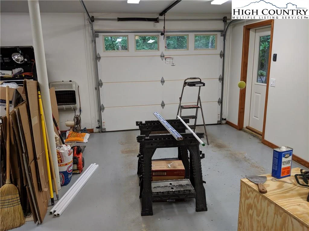 Image number 13 for the current listing