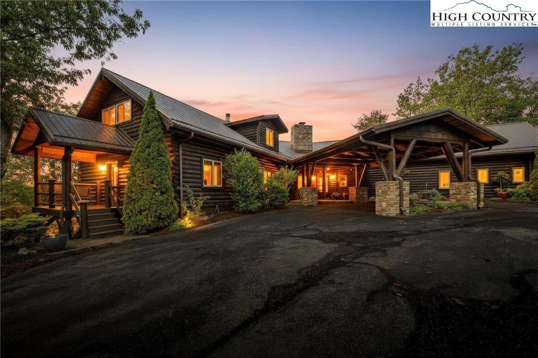 Image number 1 for the current listing
