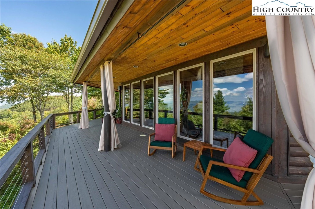 Image number 16 for the current listing