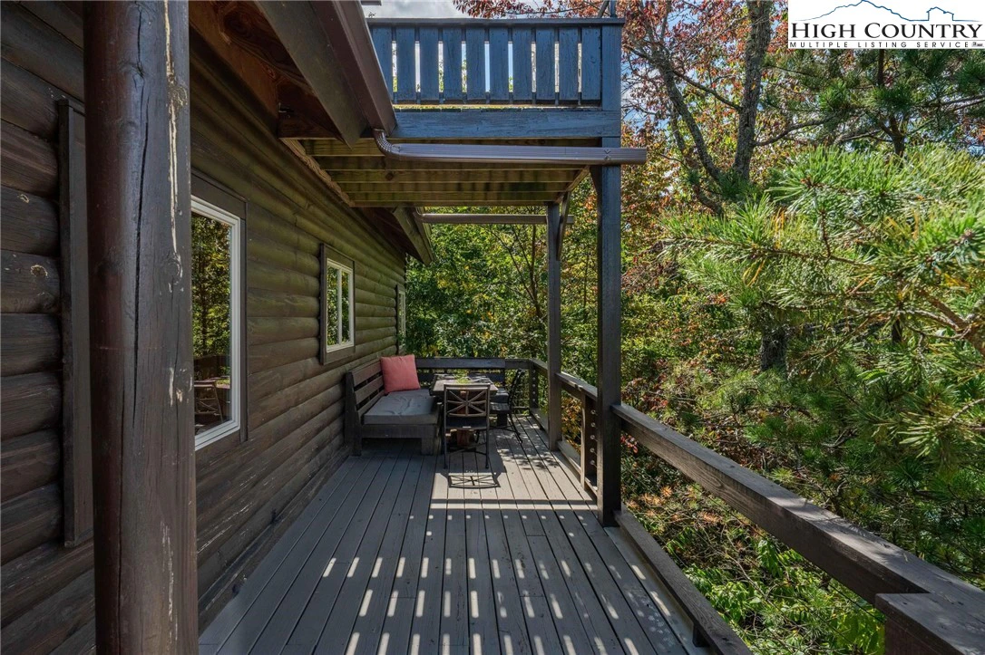 Image number 18 for the current listing