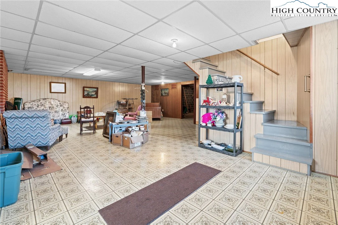 Image number 9 for the current listing