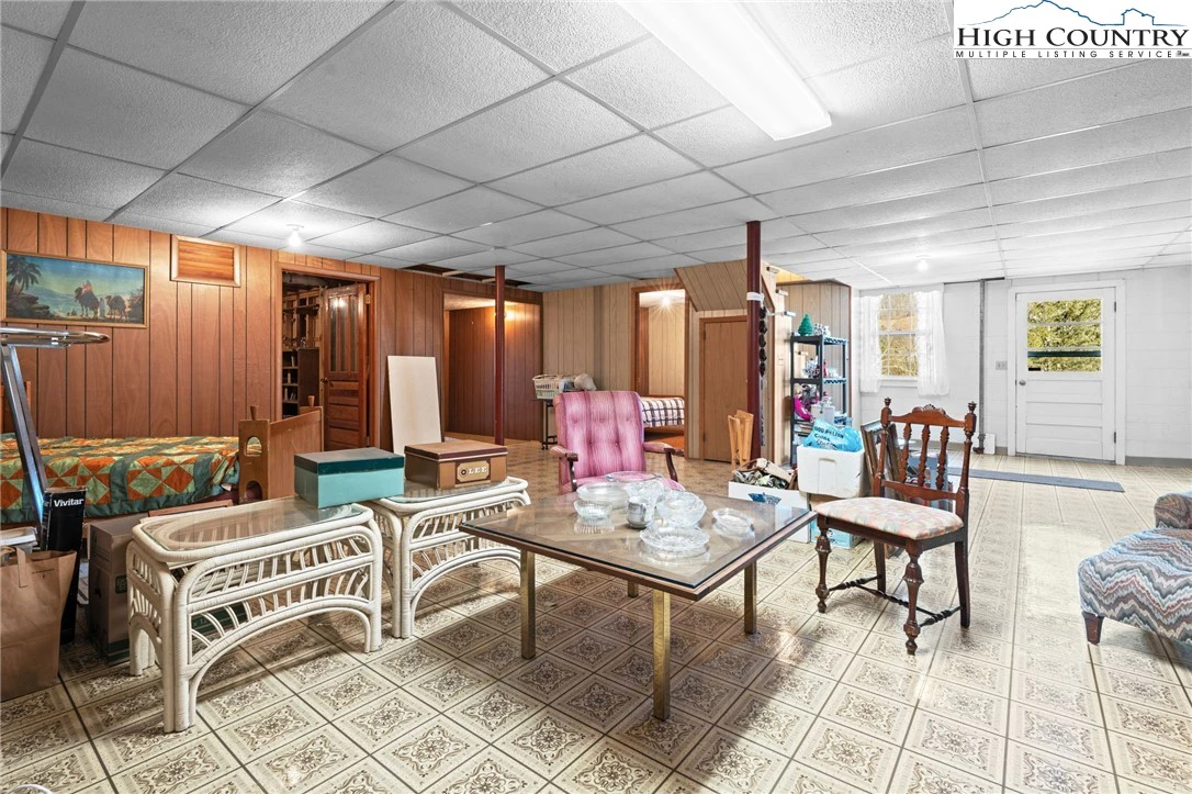 Image number 10 for the current listing