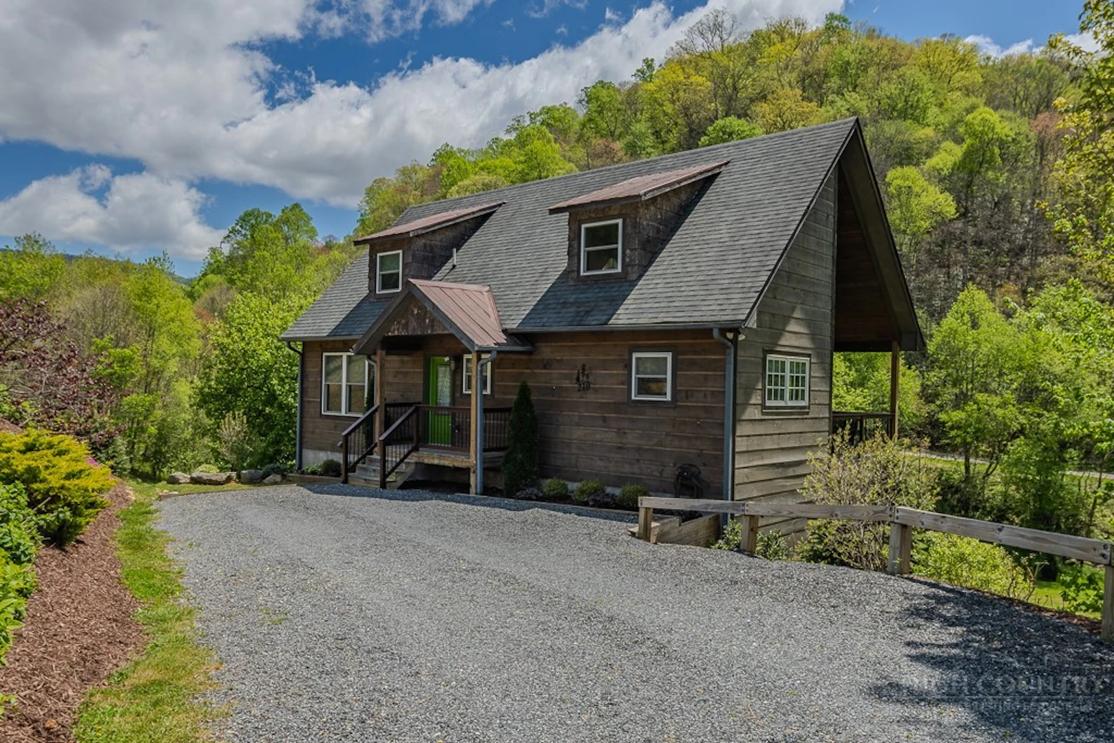 Image number 1 for the current listing
