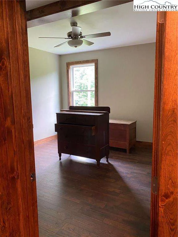 Image number 8 for the current listing