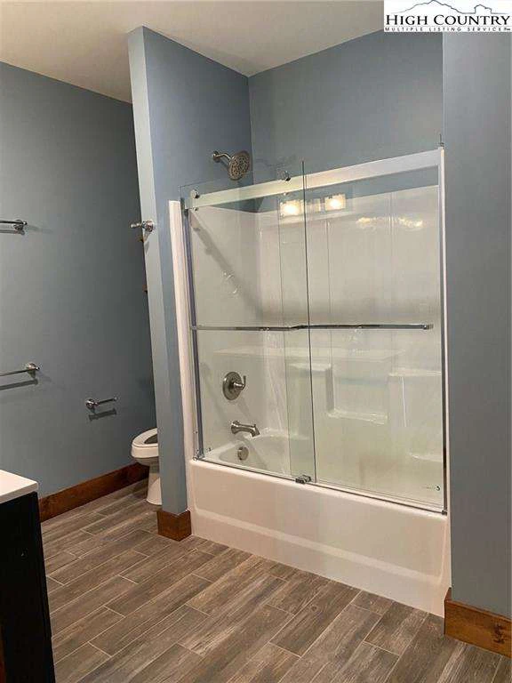 Image number 2 for the current listing