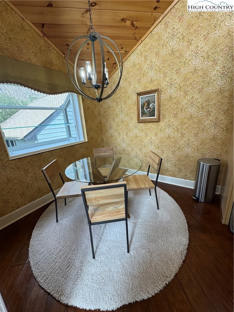 Image number 21 for the current listing