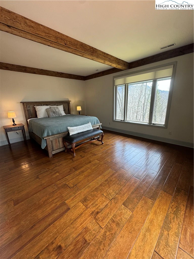 Image number 15 for the current listing