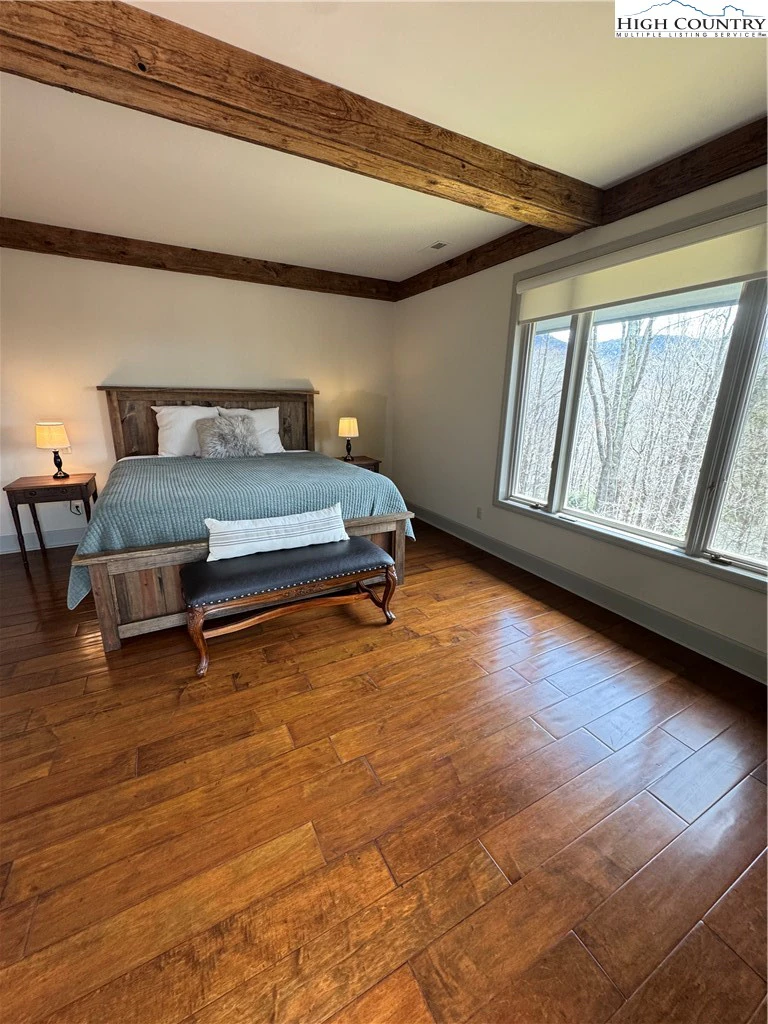 Image number 14 for the current listing