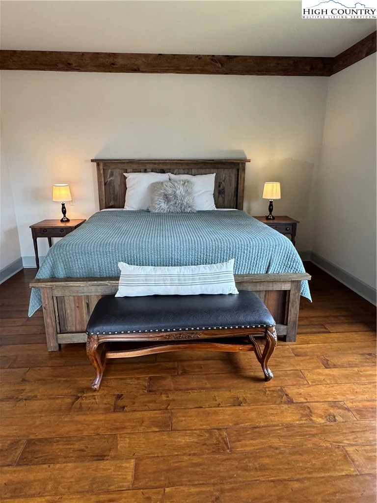 Image number 13 for the current listing