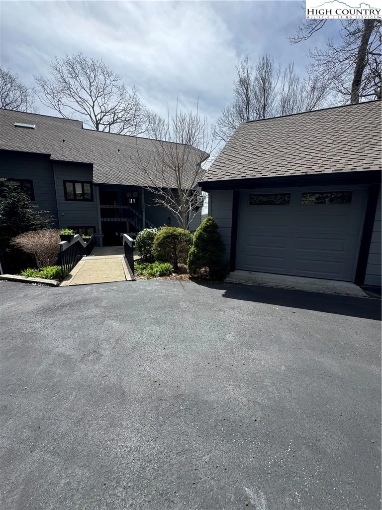 Image number 3 for the current listing