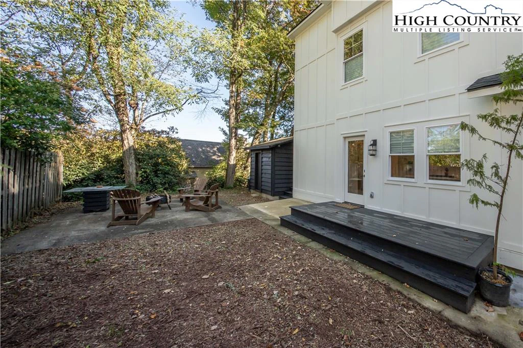 Image number 12 for the current listing