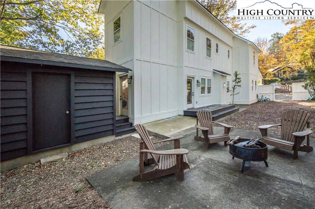Image number 4 for the current listing