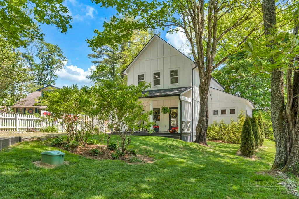 Image number 2 for the current listing