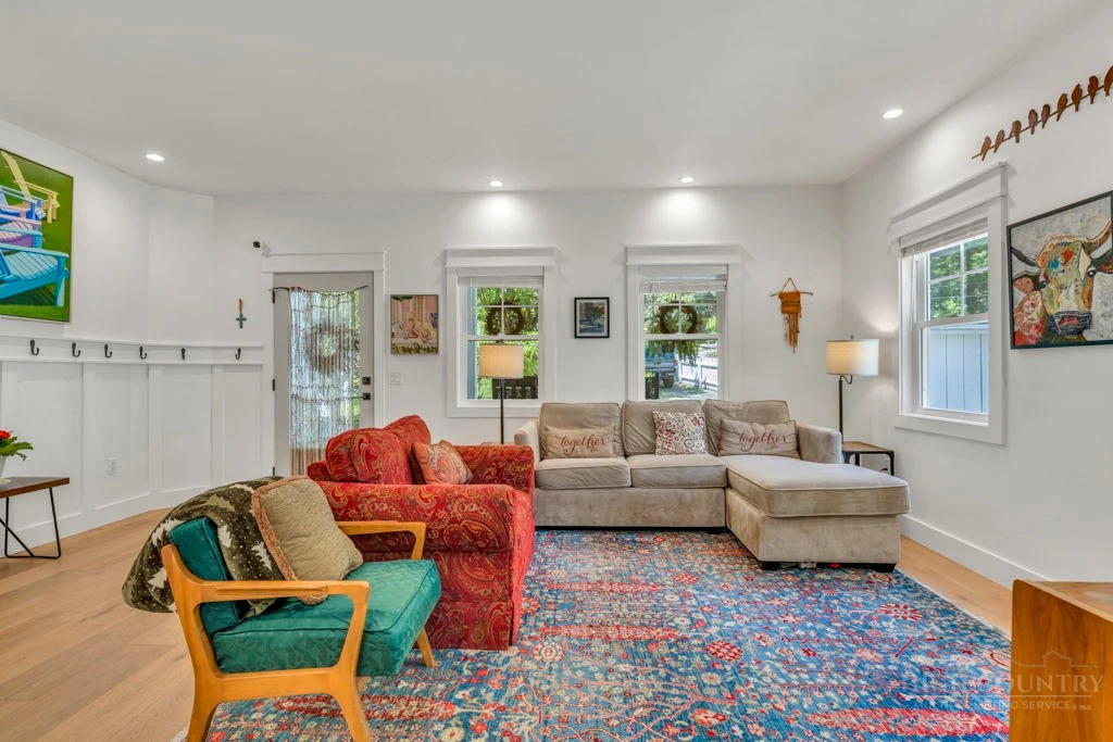 Image number 8 for the current listing