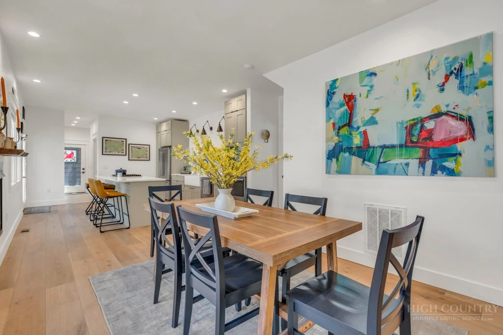 Image number 10 for the current listing