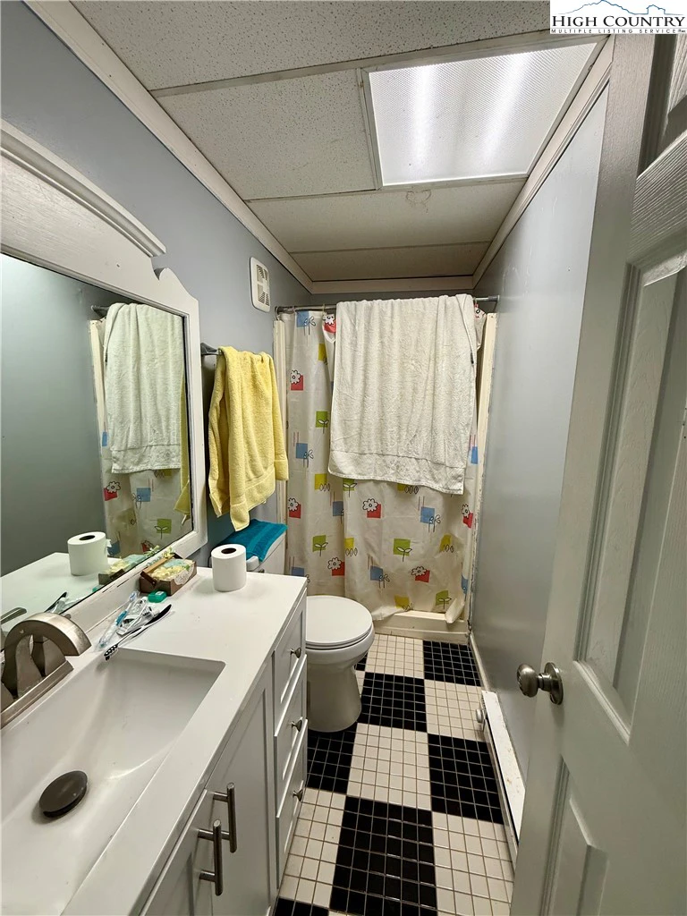 Image number 2 for the current listing