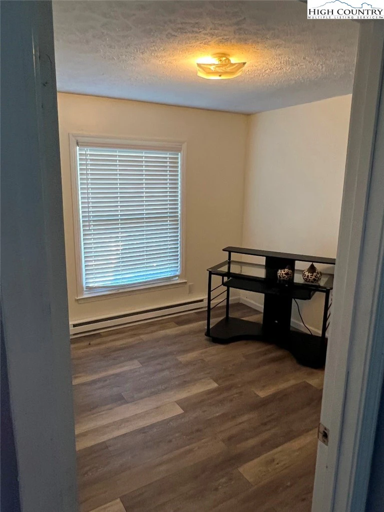 Image number 9 for the current listing