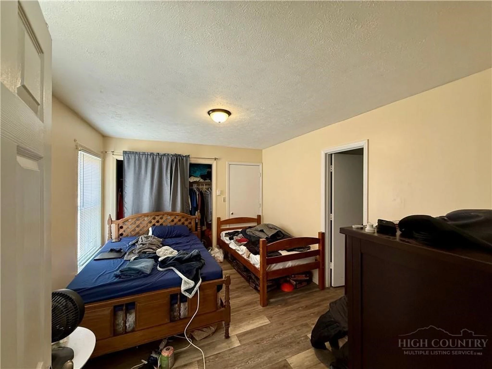 Image number 8 for the current listing