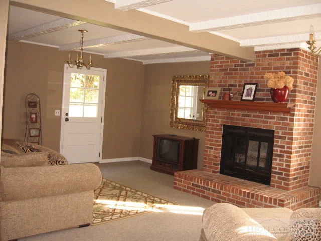 Image number 10 for the current listing
