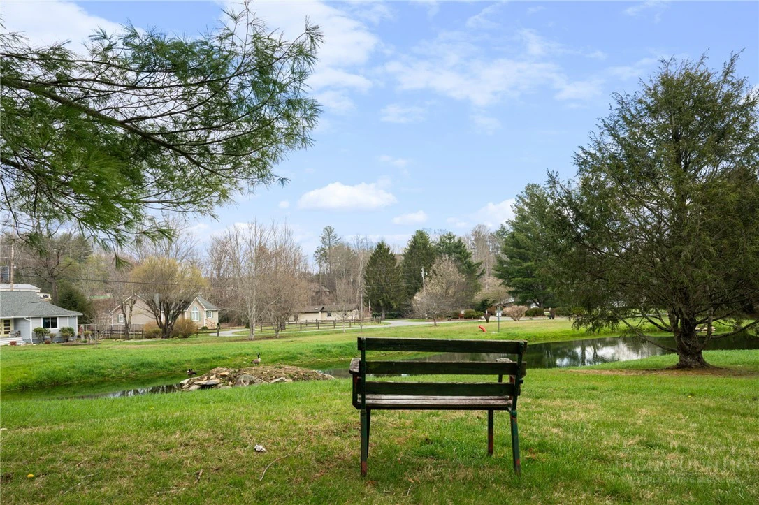 Image number 21 for the current listing