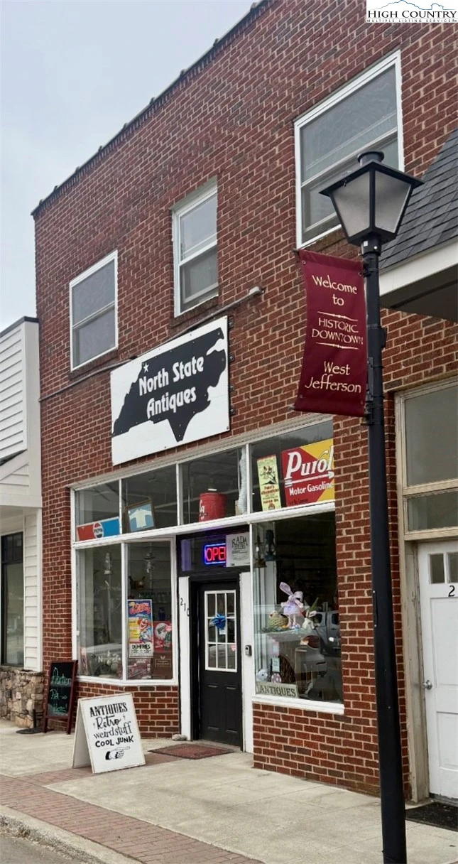Image number 1 for the current listing