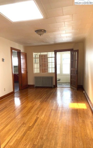 Image number 21 for the current listing