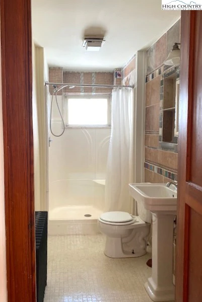Image number 19 for the current listing