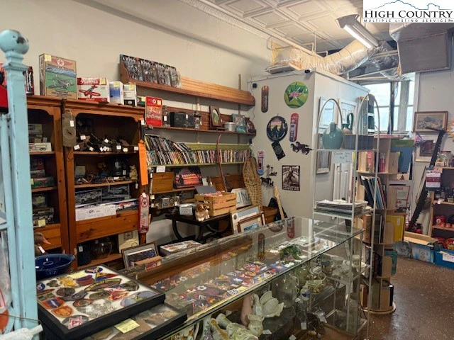 Image number 2 for the current listing