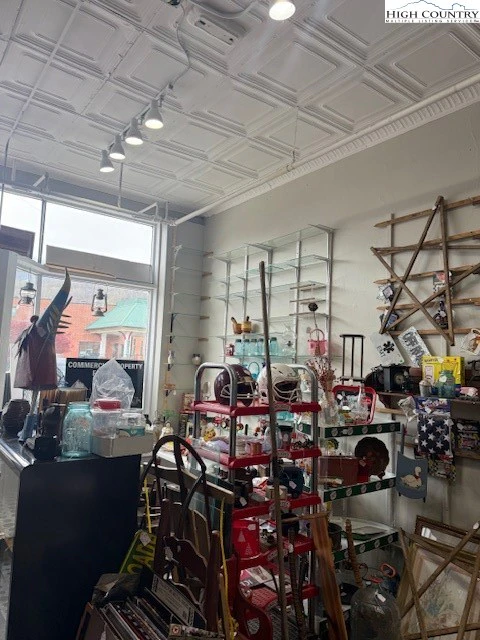 Image number 11 for the current listing