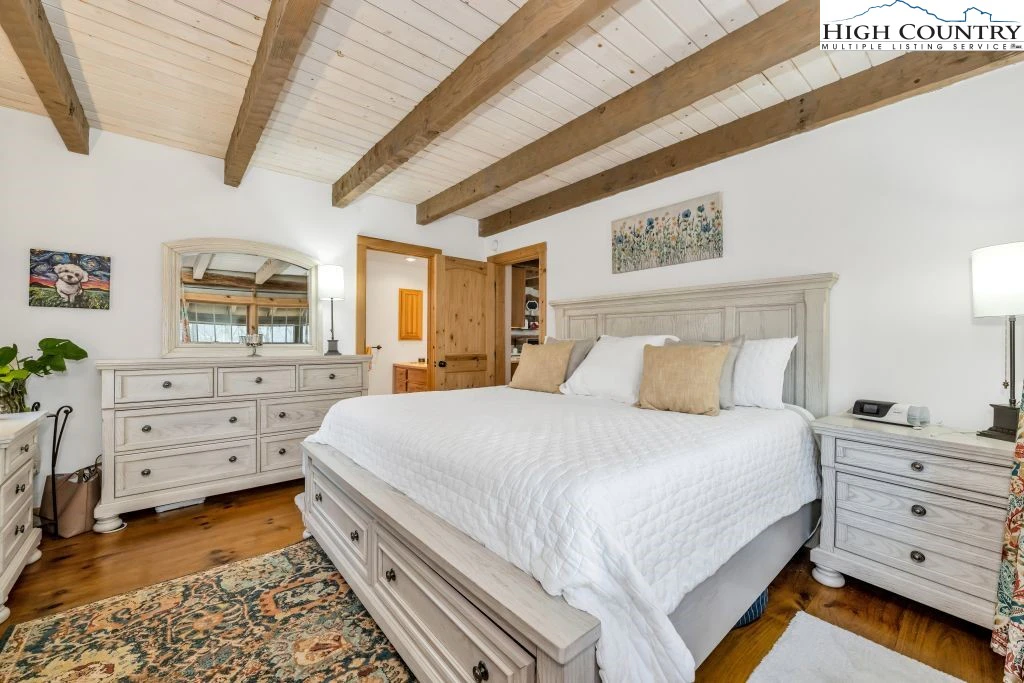 Image number 8 for the current listing