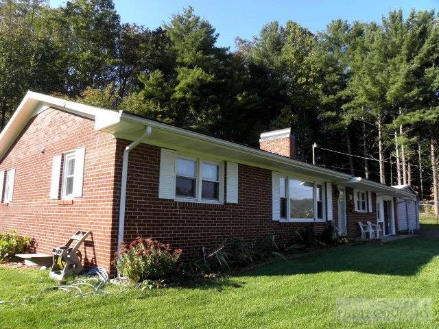 Image number 1 for the current listing