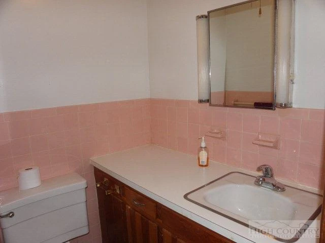 Image number 13 for the current listing