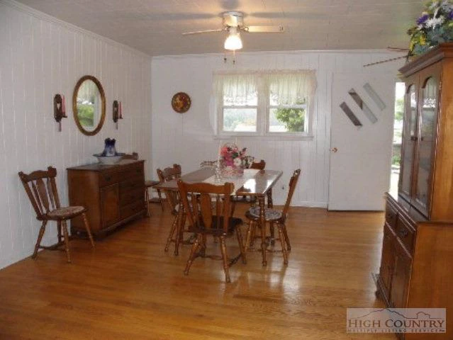 Image number 7 for the current listing