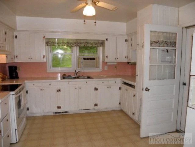 Image number 6 for the current listing