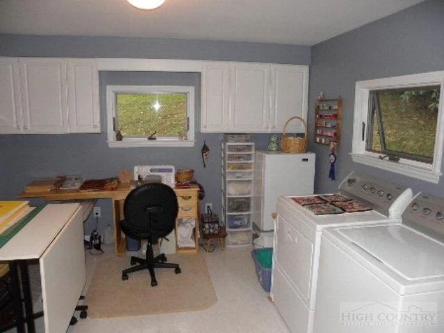 Image number 17 for the current listing