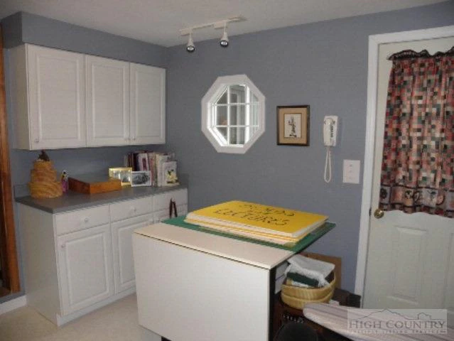 Image number 16 for the current listing