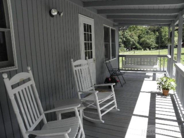 Image number 14 for the current listing