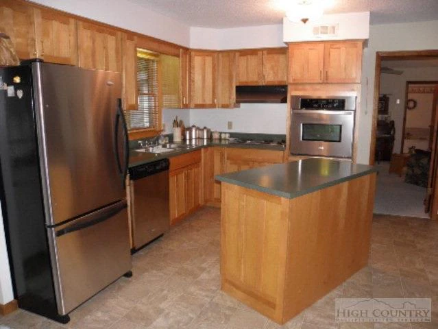 Image number 5 for the current listing