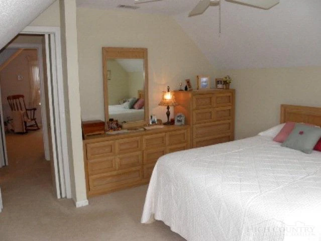 Image number 21 for the current listing