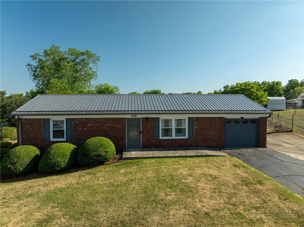 Image number 2 for the current listing