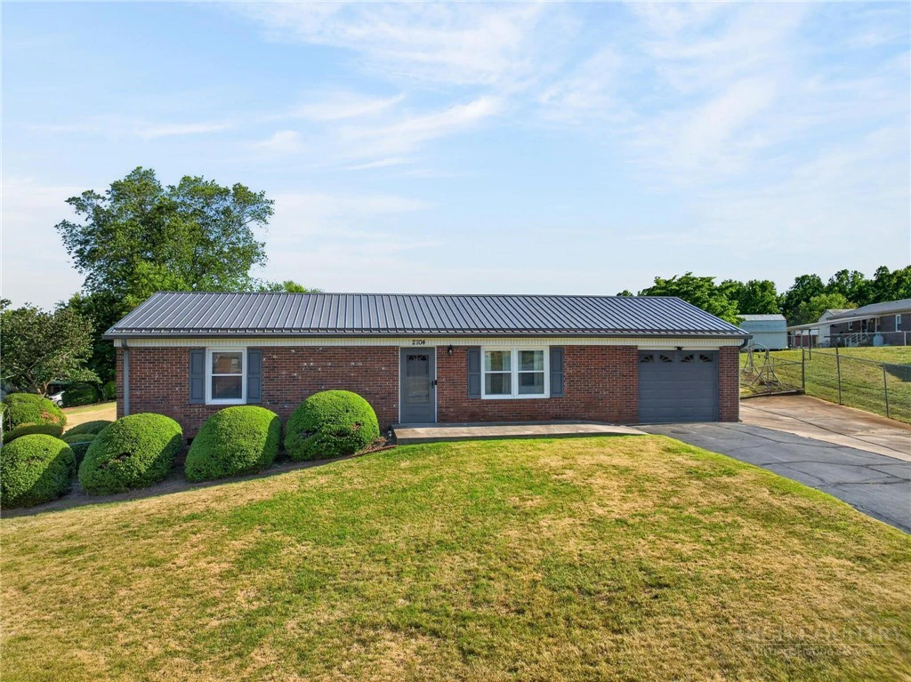 Image number 3 for the current listing